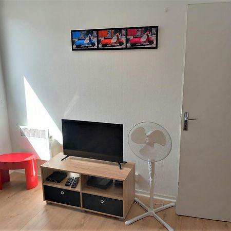 Le Zen -Studio Tout Equipe- Wifi Fibre- Centre Ville Avec Parking Tarbes Bagian luar foto