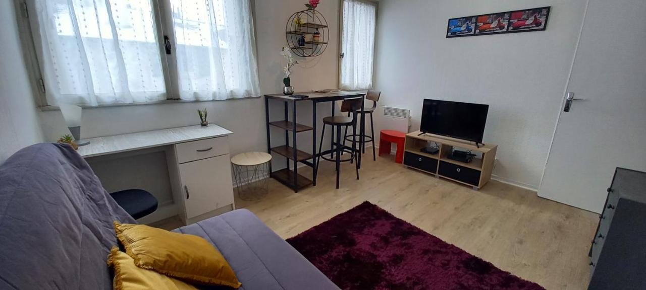 Le Zen -Studio Tout Equipe- Wifi Fibre- Centre Ville Avec Parking Tarbes Bagian luar foto