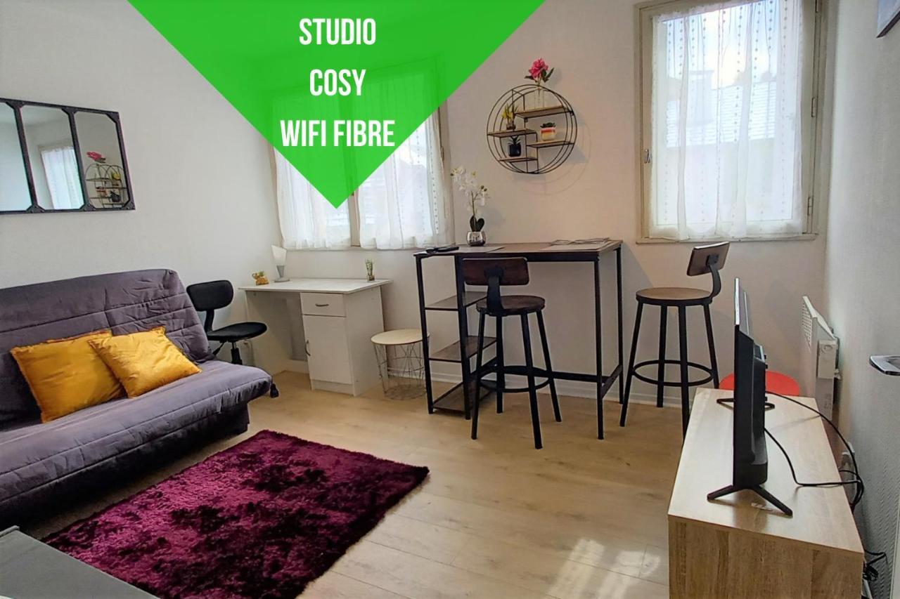Le Zen -Studio Tout Equipe- Wifi Fibre- Centre Ville Avec Parking Tarbes Bagian luar foto